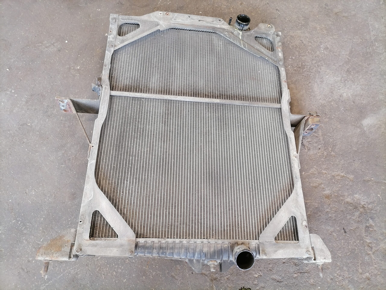 Volvo Cooling radiator 20536920 - Radijator za Kamion: slika 2 Volvo Cooling radiator 20536920 - Radijator za Kamion: slika 2