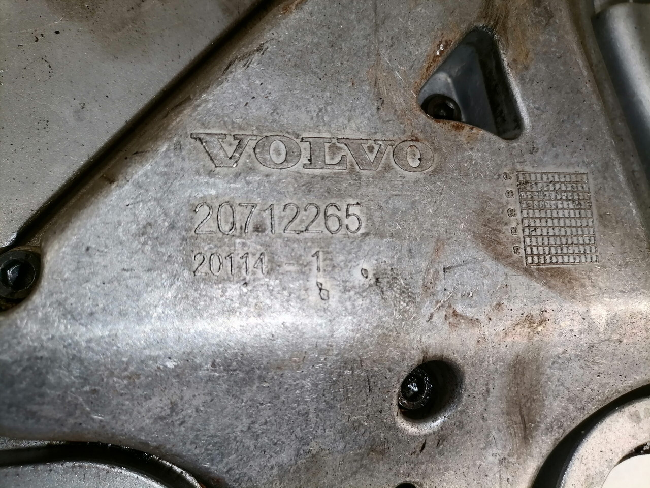 Volvo Engine front cover 20524643 - Motor i delovi za Kamion: slika 4 Volvo Engine front cover 20524643 - Motor i delovi za Kamion: slika 4