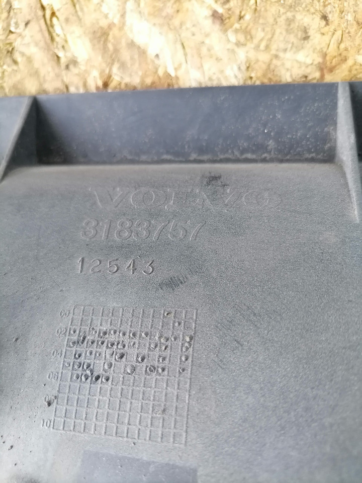 Volvo Fan shroud 3183757 - Radijator za Kamion: slika 4 Volvo Fan shroud 3183757 - Radijator za Kamion: slika 4
