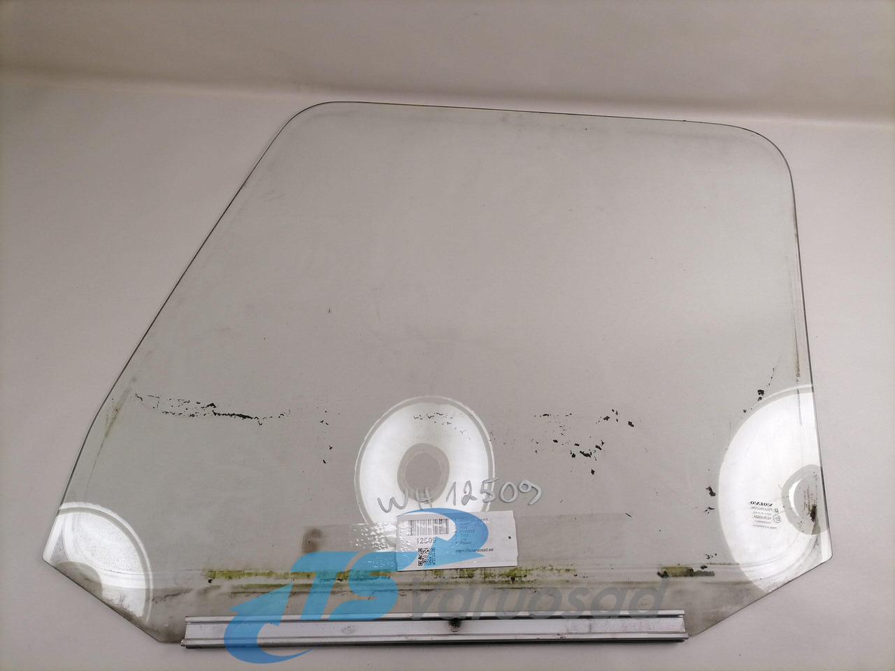 Volvo Küljeklaas, parem 8140913 - Staklo i delovi za Kamion: slika 2 Volvo Küljeklaas, parem 8140913 - Staklo i delovi za Kamion: slika 2
