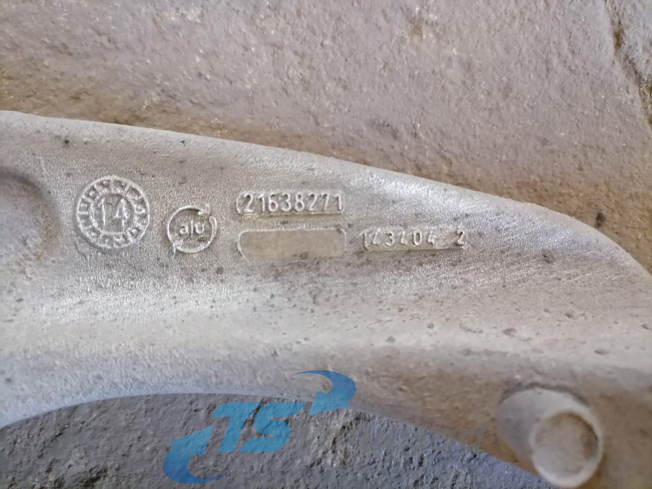 Volvo Muffler carrier 21638271 - Prigušivač za Kamion: slika 3 Volvo Muffler carrier 21638271 - Prigušivač za Kamion: slika 3