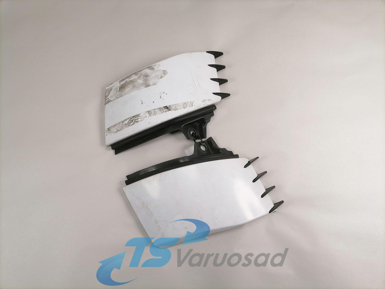 Volvo Plastikdetail 82835554 - Aerodinamika/ Spojler za Kamion: slika 1 Volvo Plastikdetail 82835554 - Aerodinamika/ Spojler za Kamion: slika 1