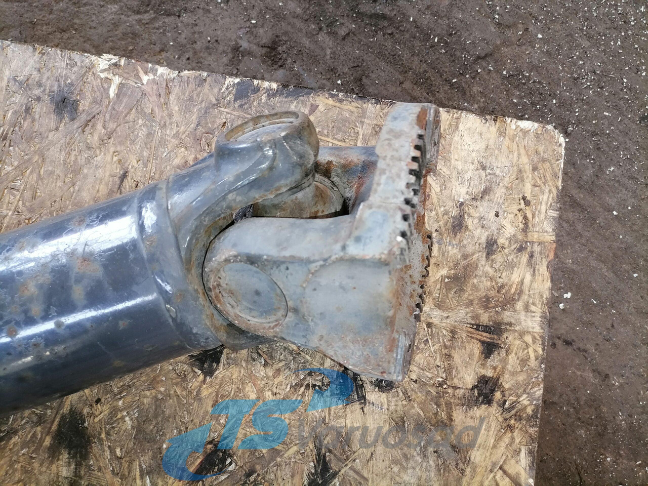 Volvo Propeller shaft 20821623 - Kardansko vratilo za Kamion: slika 2 Volvo Propeller shaft 20821623 - Kardansko vratilo za Kamion: slika 2