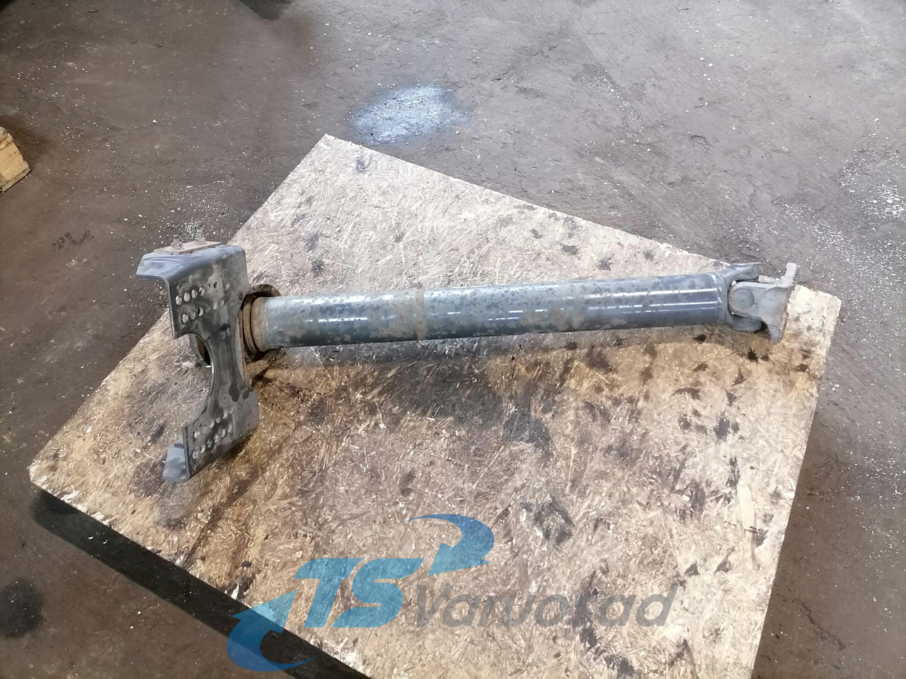 Volvo Propeller shaft 20821623 - Kardansko vratilo za Kamion: slika 1 Volvo Propeller shaft 20821623 - Kardansko vratilo za Kamion: slika 1