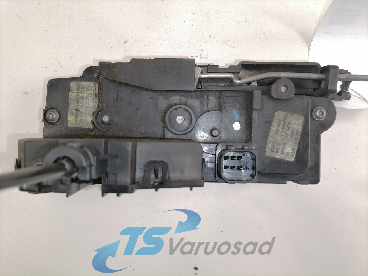 Volvo Ukselukk, vasak 21884395 - Vrata i delovi za Kamion: slika 2 Volvo Ukselukk, vasak 21884395 - Vrata i delovi za Kamion: slika 2