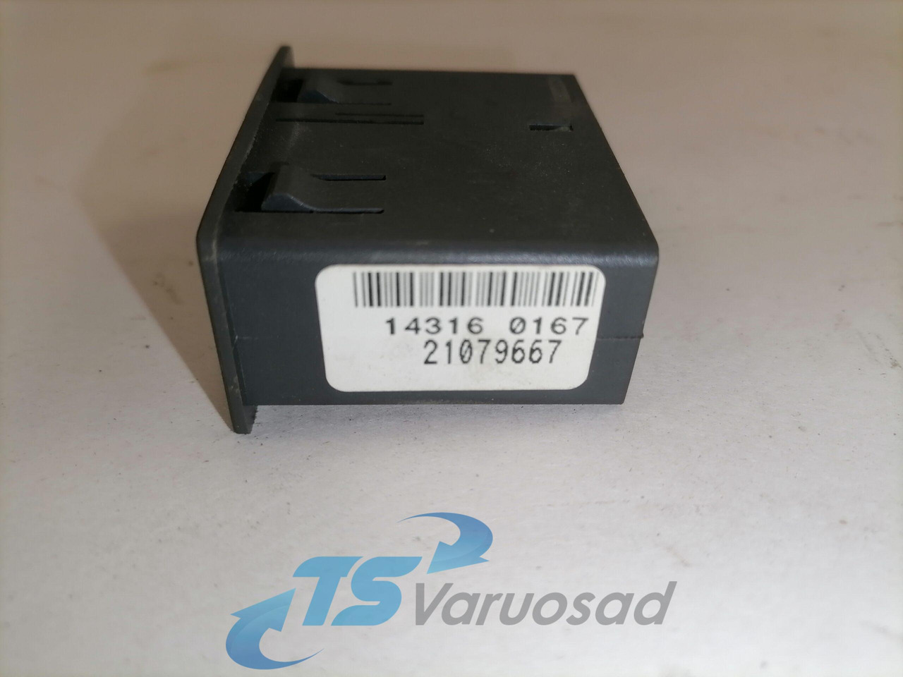Volvo Volvo AUX pistiku paneel 21079667 - Električni sistem za Kamion: slika 2 Volvo Volvo AUX pistiku paneel 21079667 - Električni sistem za Kamion: slika 2