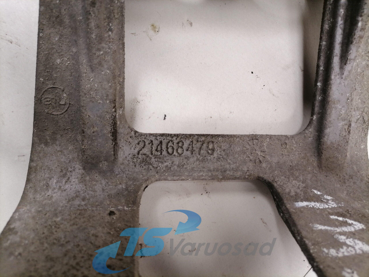 Volvo Volvo roolisüsteemi õlimahuti kandur 21468479 - Servo crevo za Kamion: slika 3 Volvo Volvo roolisüsteemi õlimahuti kandur 21468479 - Servo crevo za Kamion: slika 3