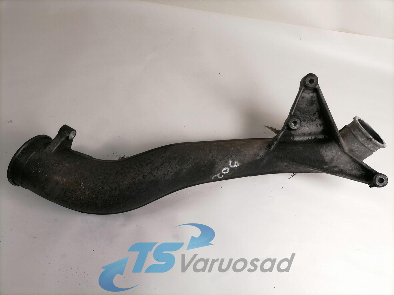 Volvo intercooler pipe 3979999 - Hladnjak za Kamion: slika 2 Volvo intercooler pipe 3979999 - Hladnjak za Kamion: slika 2