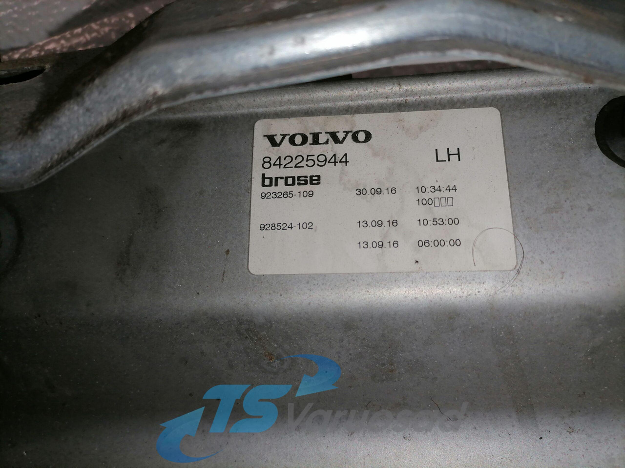 Volvo window mechanism 84225944 - Vrata i delovi za Kamion: slika 3 Volvo window mechanism 84225944 - Vrata i delovi za Kamion: slika 3