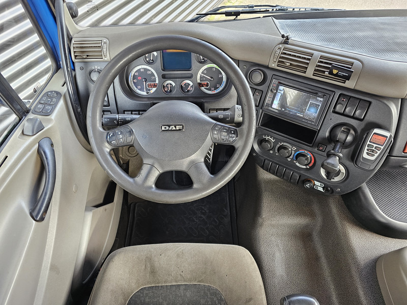 Interior photo 2: Kamion sa tovarnim sandukom, Kamion sa dizalicom DAF CF 75.310 / TRAILER + PALFINGER CRANE/KRAN