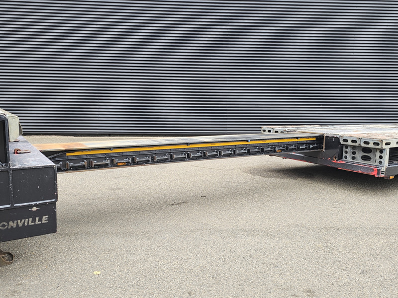 Faymonville MULTIMAX - EXTENDABLE / HYDR RAMP / WHEEL WELL / RADMULDEN - Niska poluprikolica za prevoz: slika 3 Faymonville MULTIMAX - EXTENDABLE / HYDR RAMP / WHEEL WELL / RADMULDEN - Niska poluprikolica za prevoz: slika 3