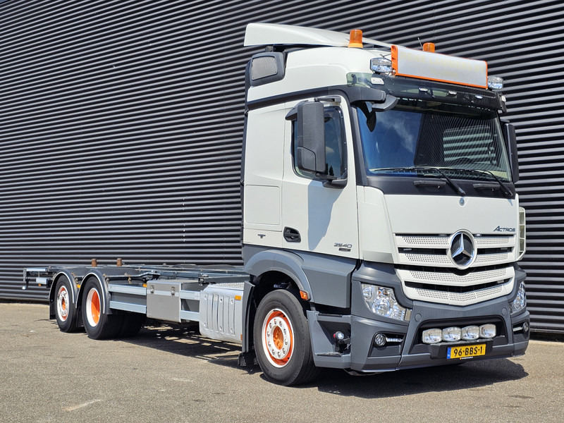 Mercedes-Benz ACTROS 2640 6x2-4 / NL TRUCK - Kamion za prevoz kontejnera/ Kamion sa promenjivim sandukom: slika 2 Mercedes-Benz ACTROS 2640 6x2-4 / NL TRUCK - Kamion za prevoz kontejnera/ Kamion sa promenjivim sandukom: slika 2