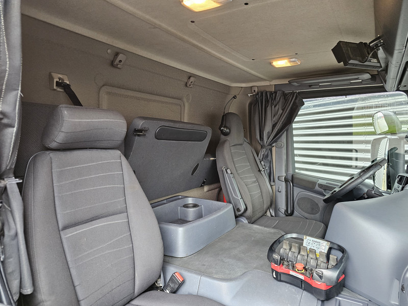 Kamion sa tovarnim sandukom, Kamion sa dizalicom Scania P320 / 4x2 / PALFINGER PK14002 / CRANE/KRAN: slika 13