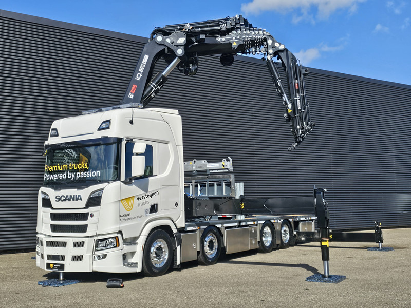 Scania R590 V8 / 8X2 / HIAB 1188 + JIB + WINCH - Tegljač: slika 3 Scania R590 V8 / 8X2 / HIAB 1188 + JIB + WINCH - Tegljač: slika 3