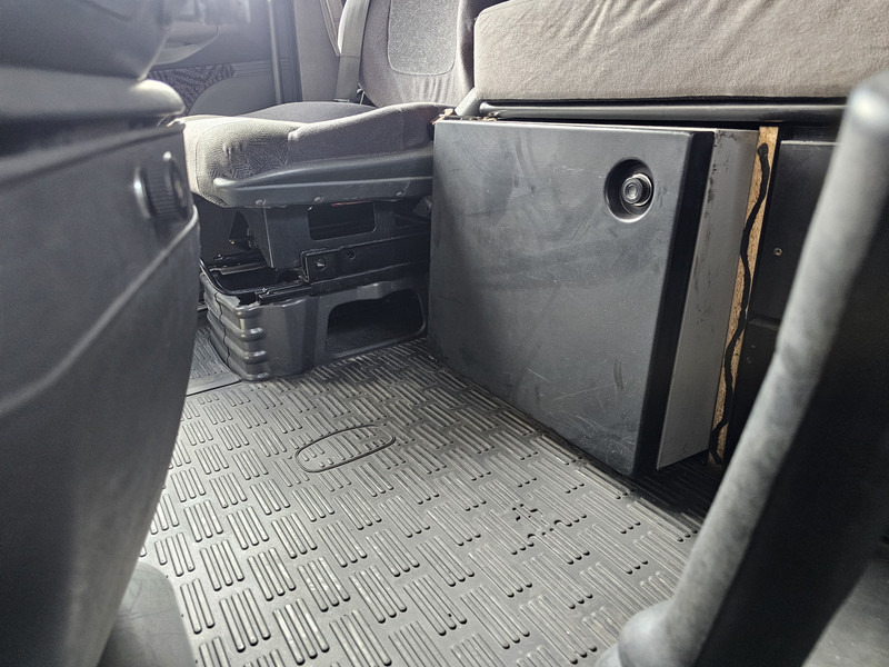 Tegljač Scania T94.310 / 6X4 / TORPEDO / HAUBER: slika 16