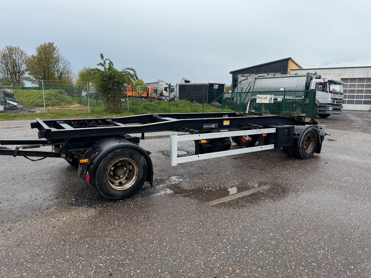Hüffermann 2 Achs Abrollanhänger mit Schlitten - Abrol/ Autopodizač prikolica: slika 1 Hüffermann 2 Achs Abrollanhänger mit Schlitten - Abrol/ Autopodizač prikolica: slika 1