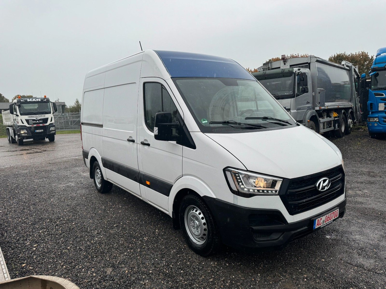 Interior photo 3: Furgon Hyundai H350 Kasten Kasten L3H2 Profi Kurz / Hoch Interior photo 3: Furgon Hyundai H350 Kasten Kasten L3H2 Profi Kurz / Hoch