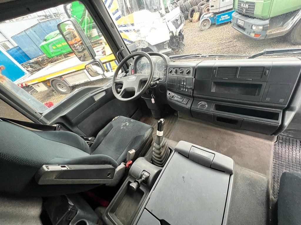 MAN 8.180 4X2 offene Pritsche MAN 8.180 4X2 offene Pritsche - Dostavno vozilo s ravnom platformom: slika 4 MAN 8.180 4X2 offene Pritsche MAN 8.180 4X2 offene Pritsche - Dostavno vozilo s ravnom platformom: slika 4