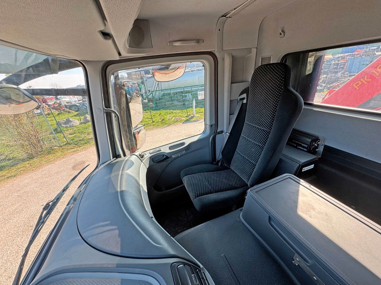 Istovarivač Mercedes-Benz 1844 4x4 Meiller 3S Bordmatik Palfinger PK16001K: slika 17