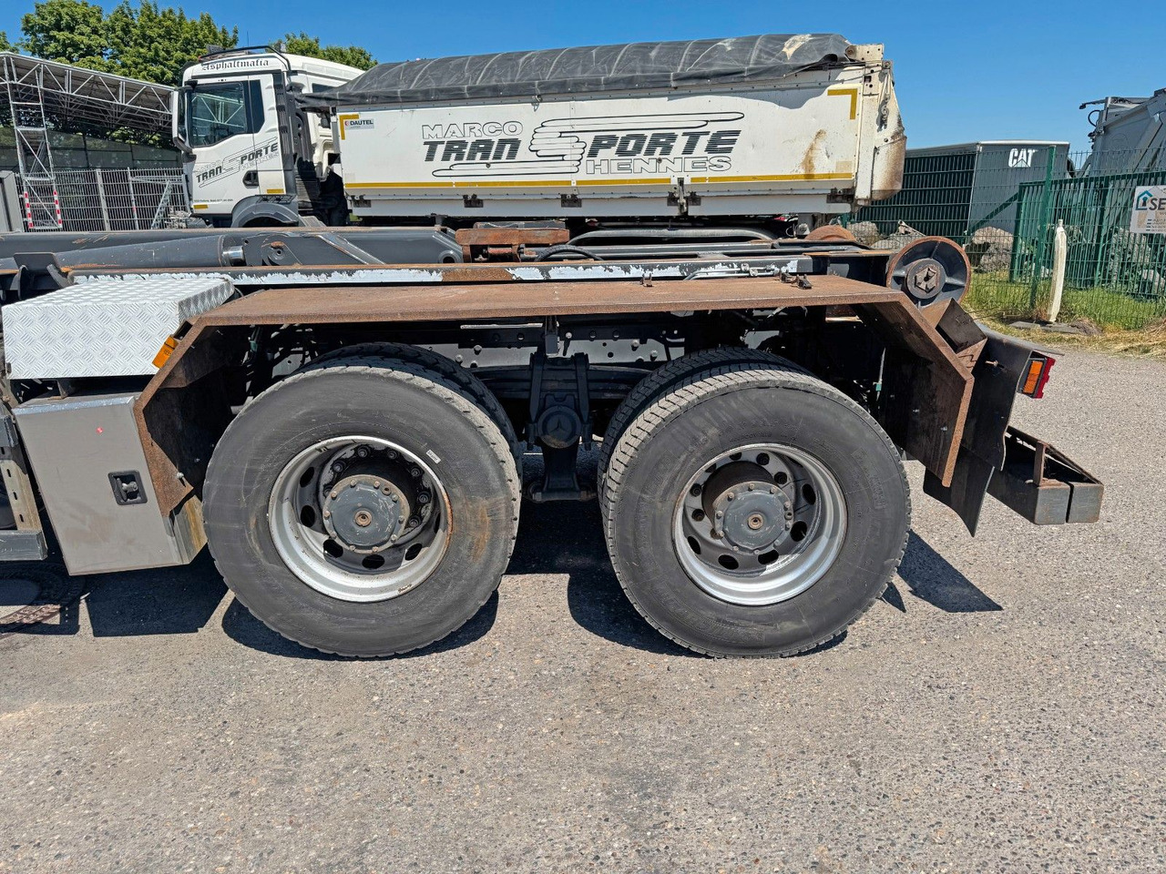 Mercedes-Benz 2644 6X4 VDL Abroller mit 3,90 Radstand Blatt BL - Kamion sa hidrauličnom kukom: slika 5 Mercedes-Benz 2644 6X4 VDL Abroller mit 3,90 Radstand Blatt BL - Kamion sa hidrauličnom kukom: slika 5