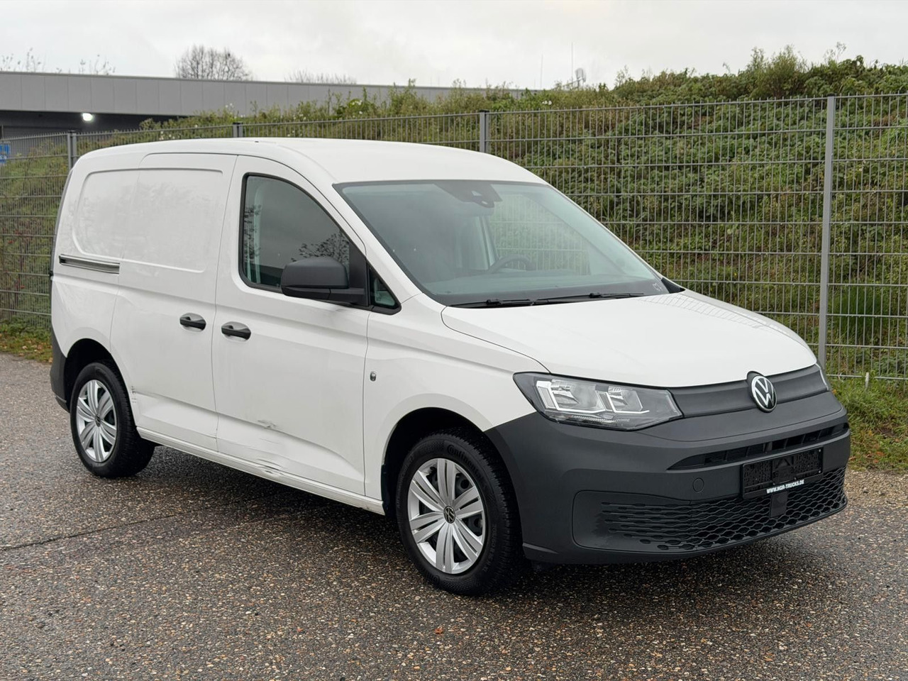 Volkswagen Caddy 4x2 | 2,0 TDI | Klima | PDC | Spurhalteass - Putnički kombi: slika 3 Volkswagen Caddy 4x2 | 2,0 TDI | Klima | PDC | Spurhalteass - Putnički kombi: slika 3