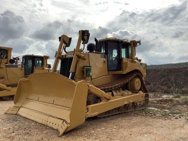 CAT D8T - Buldožer: slika 1 CAT D8T - Buldožer: slika 1