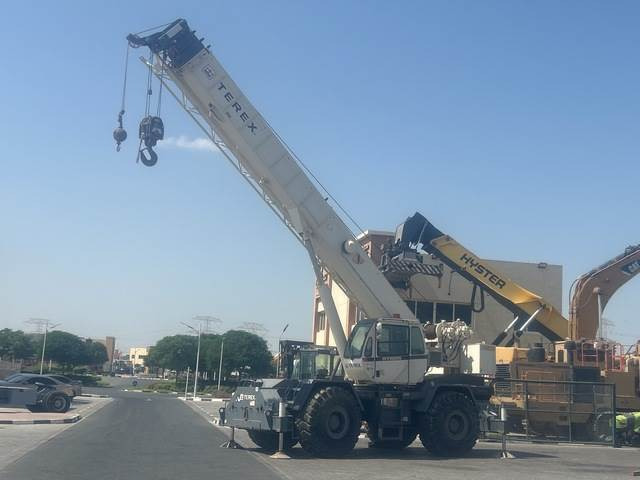 Terex RT555 - Autokran za teške terene: slika 1 Terex RT555 - Autokran za teške terene: slika 1