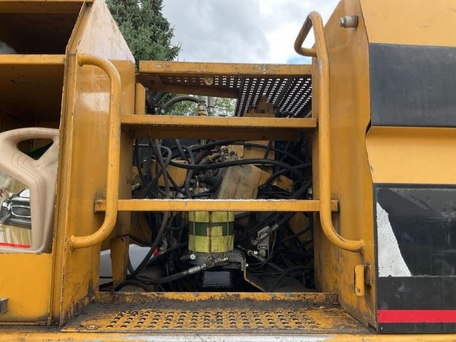 Bager točkaš CAT M320: slika 17