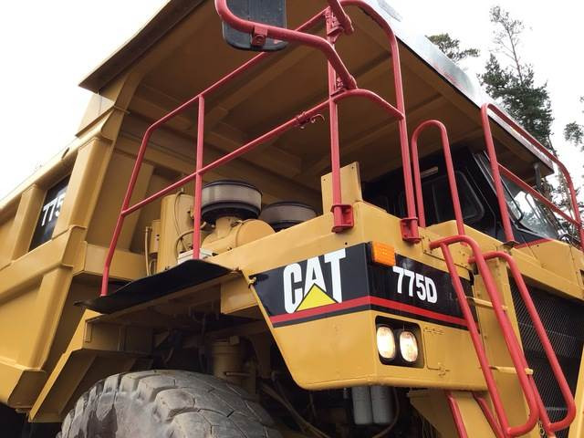 Kiper sa krutom šasijom/ Kiper za kamen CAT 775D: slika 9