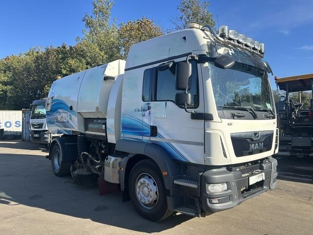 MAN TGM18.290 - Autočistilica: slika 4 MAN TGM18.290 - Autočistilica: slika 4