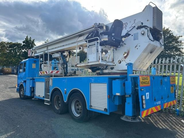 Scania P113ML - Vazdušna platforma montirana na kamion: slika 2 Scania P113ML - Vazdušna platforma montirana na kamion: slika 2