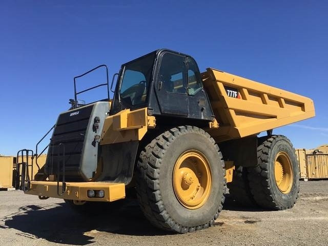 CAT 777F - Kiper sa krutom šasijom/ Kiper za kamen: slika 1 CAT 777F - Kiper sa krutom šasijom/ Kiper za kamen: slika 1