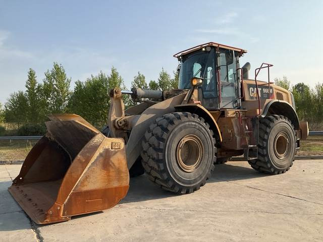 CAT 966M XE - Utovarivač točkaš: slika 1 CAT 966M XE - Utovarivač točkaš: slika 1