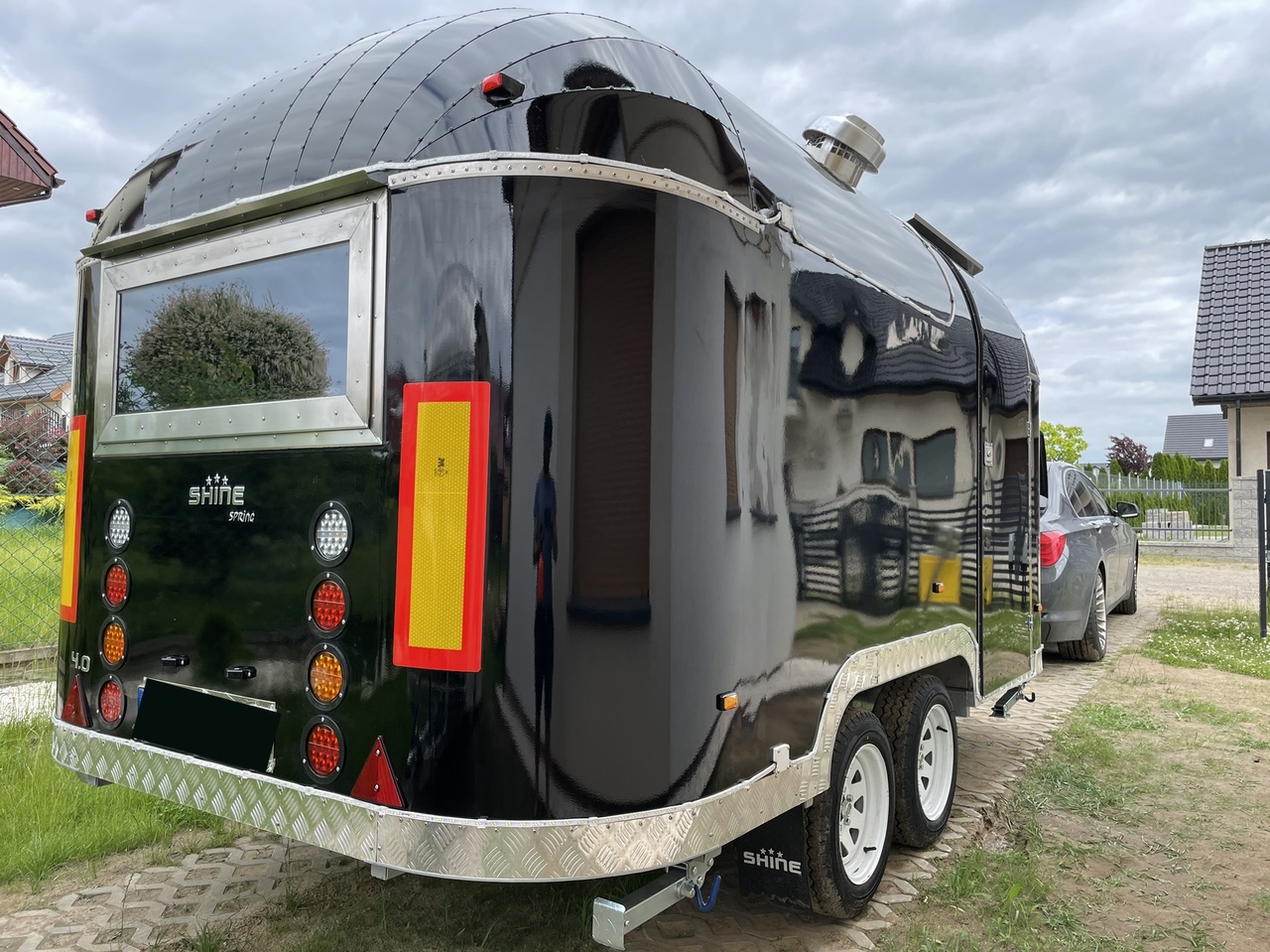 SHINE Spring BLACK - Prikolica za hrane: slika 2 SHINE Spring BLACK - Prikolica za hrane: slika 2