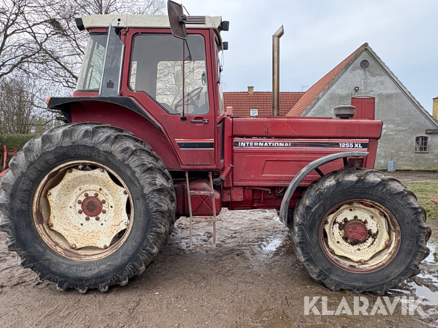 Lizing  Traktor Case IH 1255 XL Traktor Case IH 1255 XL: slika 7