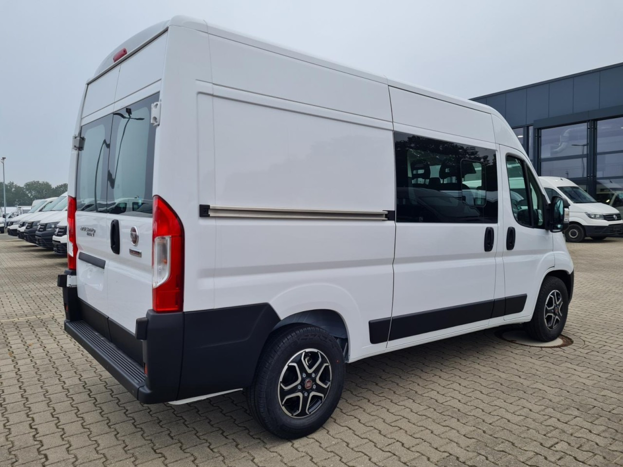 Fiat Ducato 35 Kasten Doka 7-Sitze 2x Schiebetür Maxi L2H2 - Furgon, Dostavno vozilo sa duplom kabinom: slika 5 Fiat Ducato 35 Kasten Doka 7-Sitze 2x Schiebetür Maxi L2H2 - Furgon, Dostavno vozilo sa duplom kabinom: slika 5