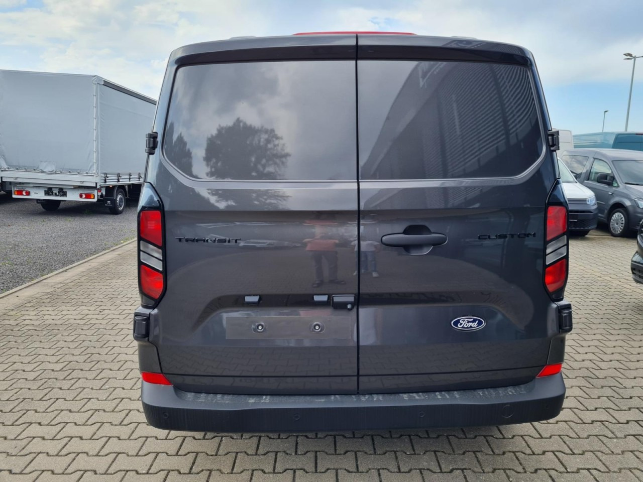 Ford Custom Kasten 320 L2 Trend Doka 5-Sitze KAMERA TEMPO - Mali kombi, Dostavno vozilo sa duplom kabinom: slika 5 Ford Custom Kasten 320 L2 Trend Doka 5-Sitze KAMERA TEMPO - Mali kombi, Dostavno vozilo sa duplom kabinom: slika 5