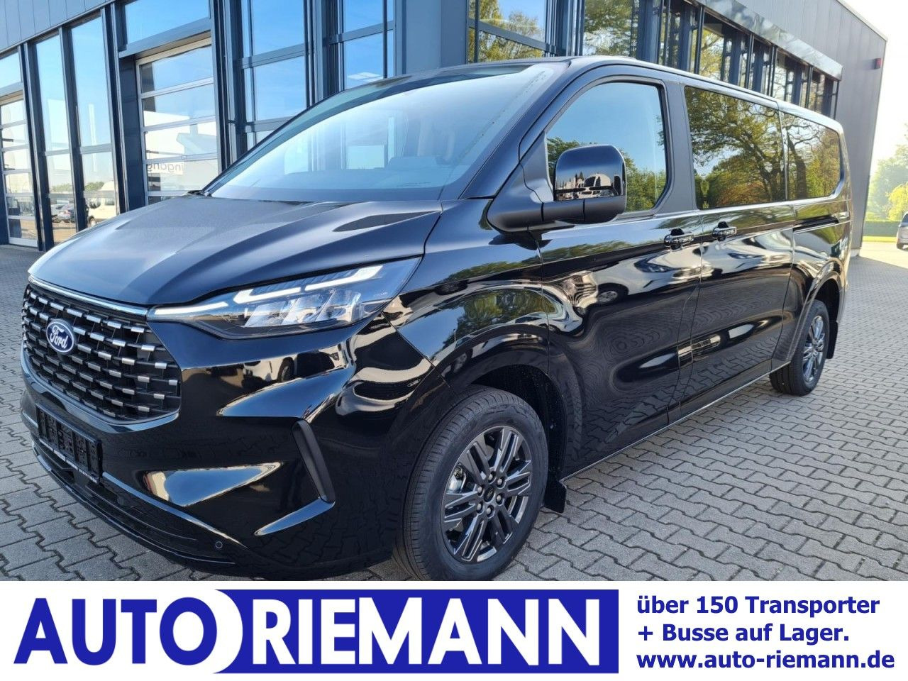 Ford Tourneo Custom 320 AG L2 Titanium 8 Sitze LEDER - Putnički kombi: slika 1 Ford Tourneo Custom 320 AG L2 Titanium 8 Sitze LEDER - Putnički kombi: slika 1