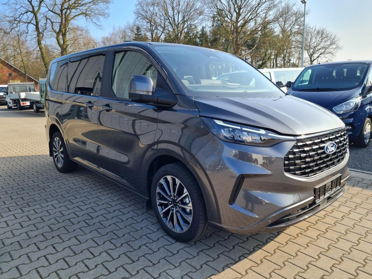 Ford Tourneo Custom 320 Titanium X L1 AHK LED LMF NAV - Putnički kombi: slika 3 Ford Tourneo Custom 320 Titanium X L1 AHK LED LMF NAV - Putnički kombi: slika 3