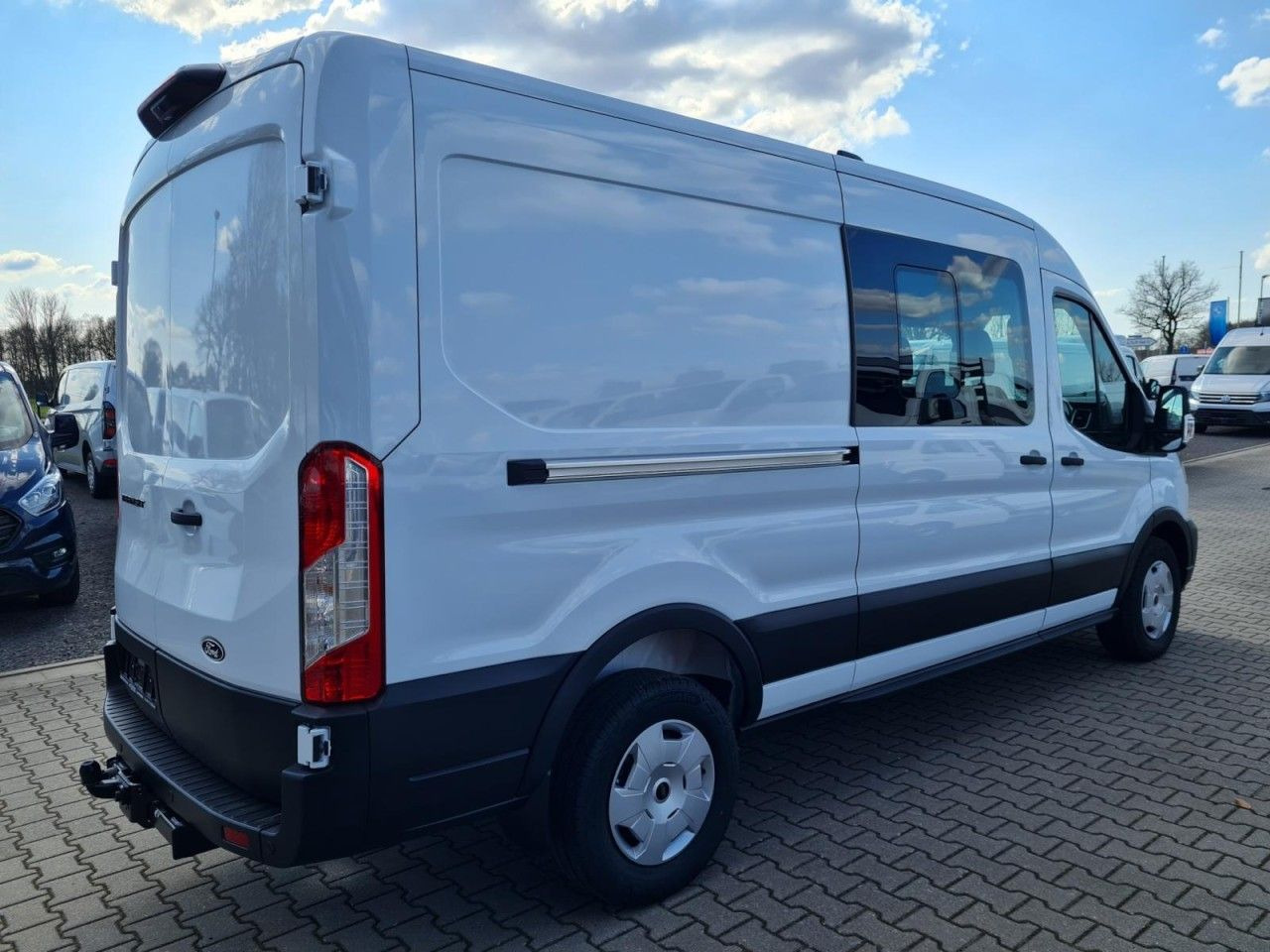 Ford Transit 35 Kasten Doka TDCi Mixto Trend AHK KAME - Furgon, Dostavno vozilo sa duplom kabinom: slika 4 Ford Transit 35 Kasten Doka TDCi Mixto Trend AHK KAME - Furgon, Dostavno vozilo sa duplom kabinom: slika 4