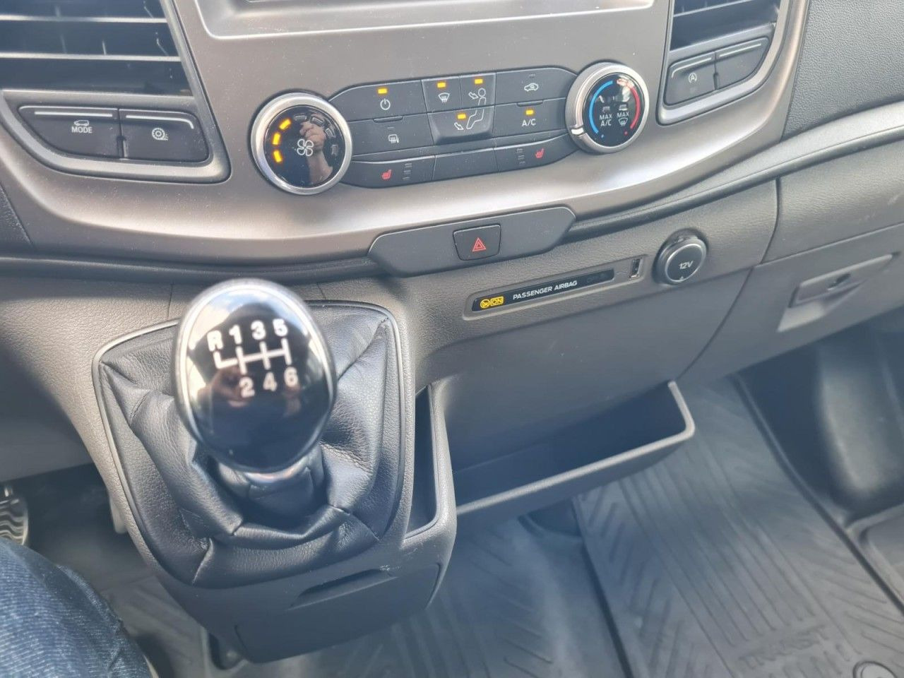 Dostavno vozilo sa ceradom, Dostavno vozilo sa duplom kabinom Ford Transit 350 DoKa Plane L3 Trend KLIMA TEMPOMAT: slika 13