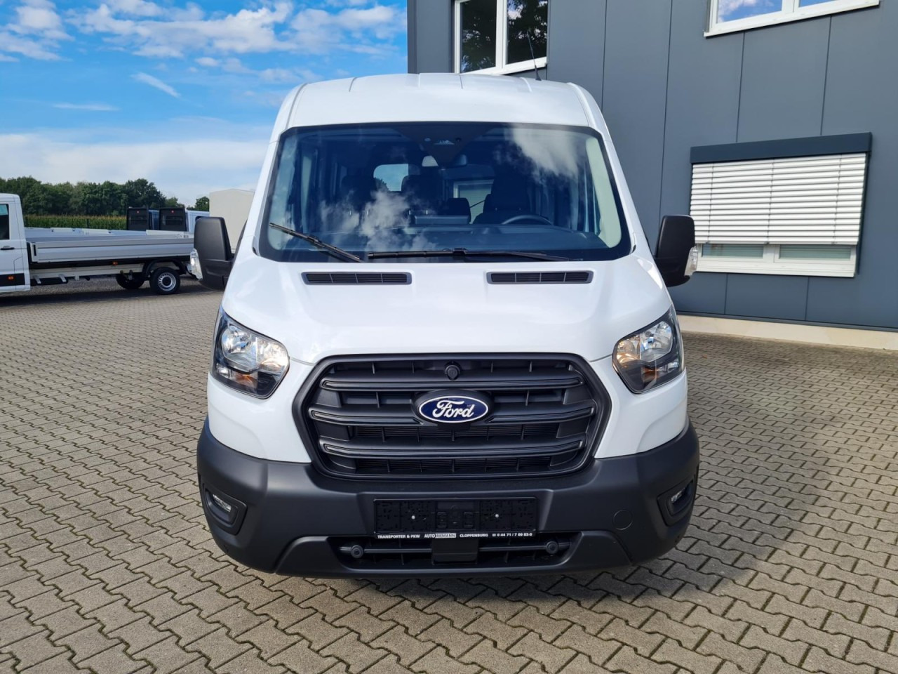 Ford Transit 350 Kombi TDCi L3 AG Trend 9 Sitze AHK KAMERA - Minibus, Putnički kombi: slika 2 Ford Transit 350 Kombi TDCi L3 AG Trend 9 Sitze AHK KAMERA - Minibus, Putnički kombi: slika 2