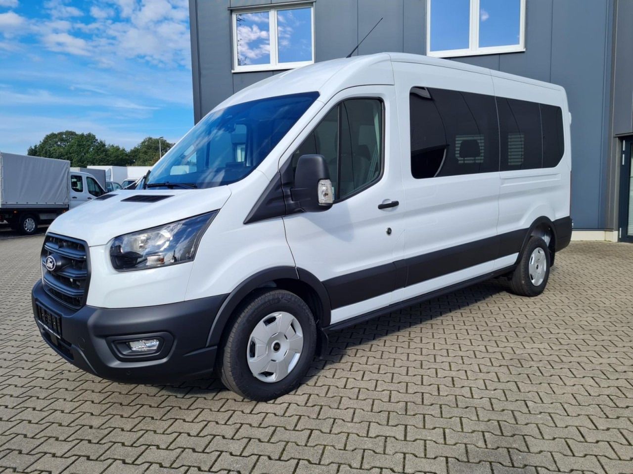 Ford Transit 350 Kombi TDCi L3 AG Trend 9 Sitze AHK KAMERA - Minibus, Putnički kombi: slika 3 Ford Transit 350 Kombi TDCi L3 AG Trend 9 Sitze AHK KAMERA - Minibus, Putnički kombi: slika 3