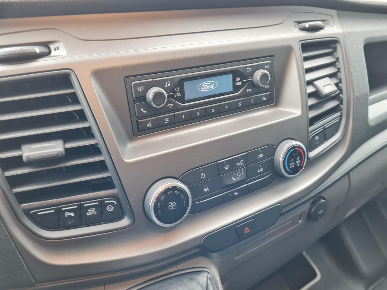 Mali kombi Ford Transit Kasten TDCi L2H2 Trend Klima Holzverkleid.: slika 13 Mali kombi Ford Transit Kasten TDCi L2H2 Trend Klima Holzverkleid.: slika 13