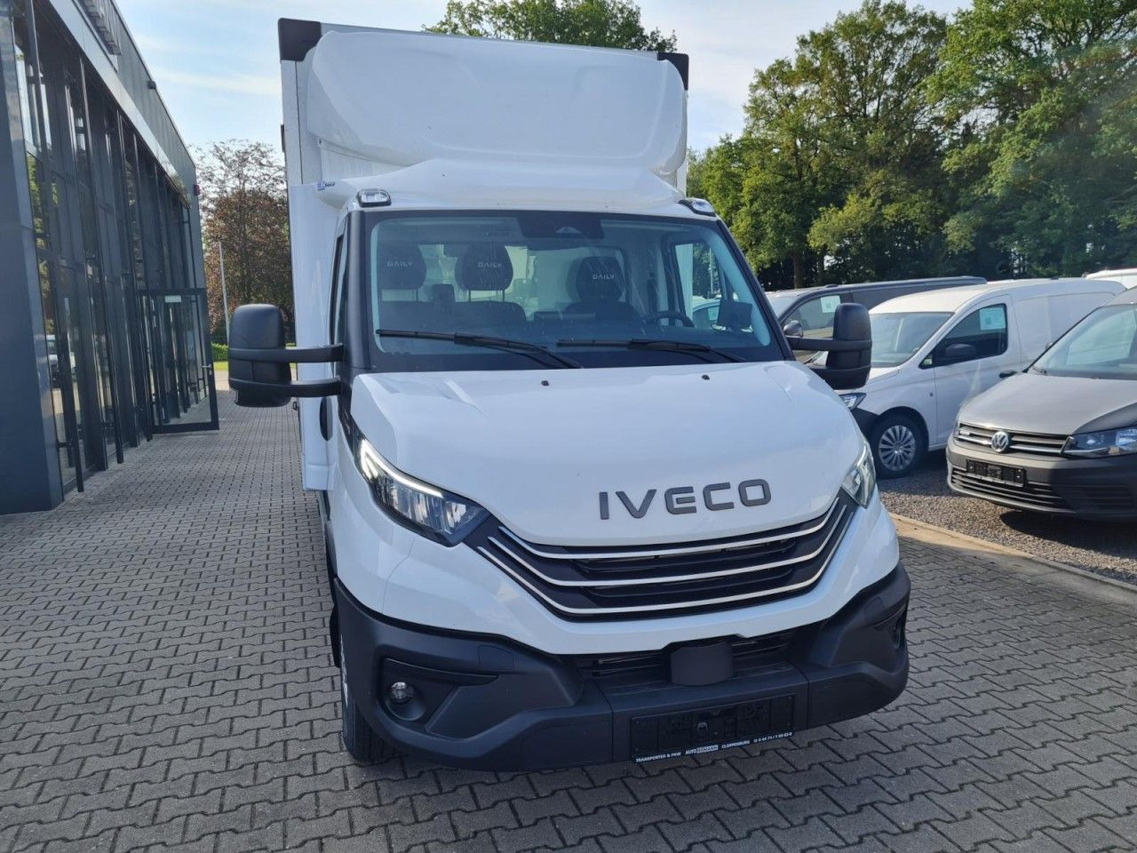 Iveco Daily 35S18 3.0 Koffer Hi Matic LM KAMERA NAVI - Dostavno vozilo sa zatvorenim sandukom: slika 2 Iveco Daily 35S18 3.0 Koffer Hi Matic LM KAMERA NAVI - Dostavno vozilo sa zatvorenim sandukom: slika 2