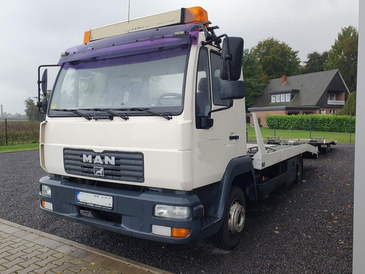 MAN LE 8.180 Autotransporter evtl. mit Anhänger - Kamion za prevoz automobila: slika 2 MAN LE 8.180 Autotransporter evtl. mit Anhänger - Kamion za prevoz automobila: slika 2