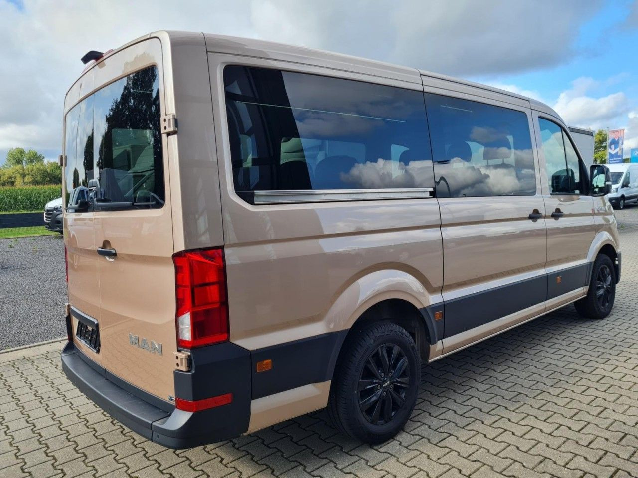 MAN TGE 3.180 TDi Kombi 9 Sitzer LED LM KAMERA Sonde - Putnički kombi: slika 5 MAN TGE 3.180 TDi Kombi 9 Sitzer LED LM KAMERA Sonde - Putnički kombi: slika 5