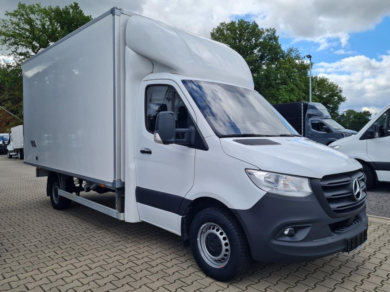 Mercedes-Benz Sprinter 315 CDI Möbel Koffer RWD KLIMA TEMPOMAT - Dostavno vozilo sa zatvorenim sandukom: slika 3 Mercedes-Benz Sprinter 315 CDI Möbel Koffer RWD KLIMA TEMPOMAT - Dostavno vozilo sa zatvorenim sandukom: slika 3