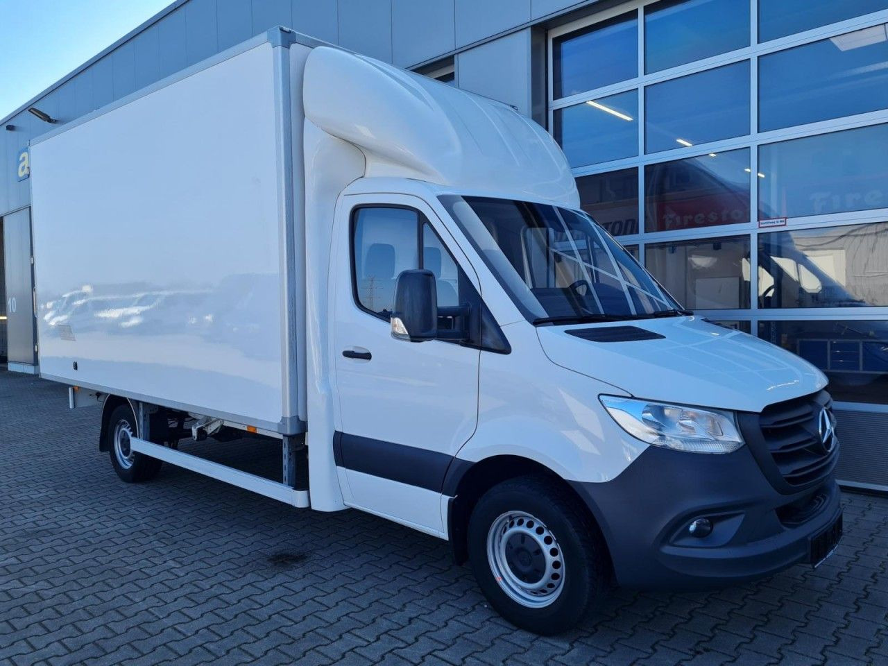 Mercedes-Benz Sprinter 315 CDi RWD Koffer LBW KLIMA TEMPOMAT - Dostavno vozilo sa zatvorenim sandukom: slika 3 Mercedes-Benz Sprinter 315 CDi RWD Koffer LBW KLIMA TEMPOMAT - Dostavno vozilo sa zatvorenim sandukom: slika 3