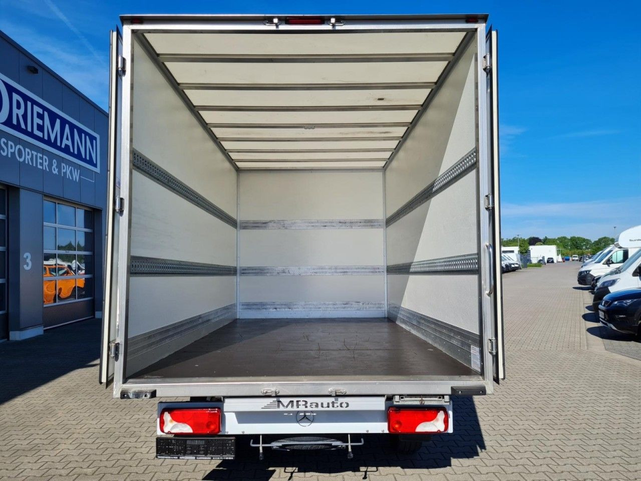 Mercedes-Benz Sprinter 315 Möbel Koffer RWD KLIMA KOMFORT TEMP - Dostavno vozilo sa zatvorenim sandukom: slika 5 Mercedes-Benz Sprinter 315 Möbel Koffer RWD KLIMA KOMFORT TEMP - Dostavno vozilo sa zatvorenim sandukom: slika 5